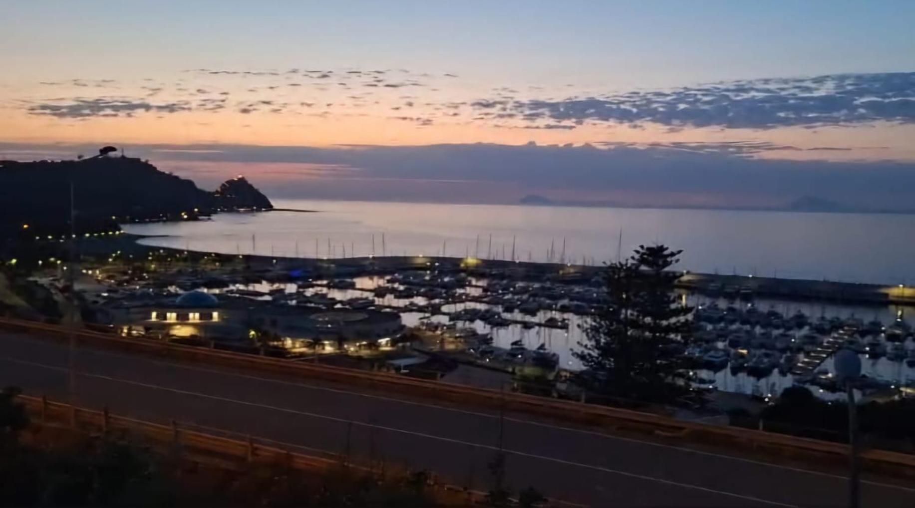 Magico Appartamenti Scafa - Marina Capo D'Orlando Bagian luar foto