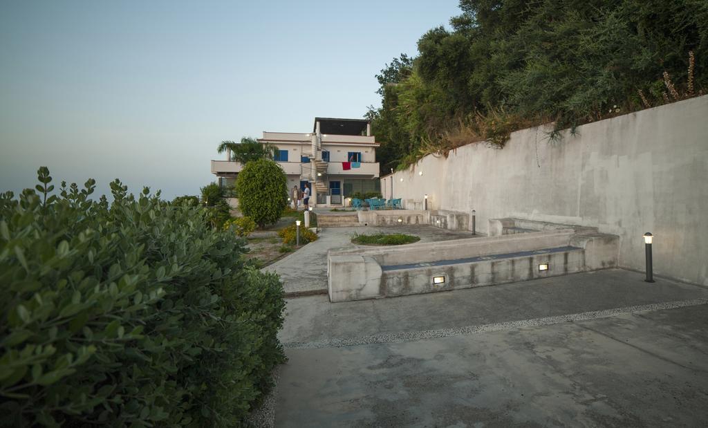 Magico Appartamenti Scafa - Marina Capo D'Orlando Bagian luar foto